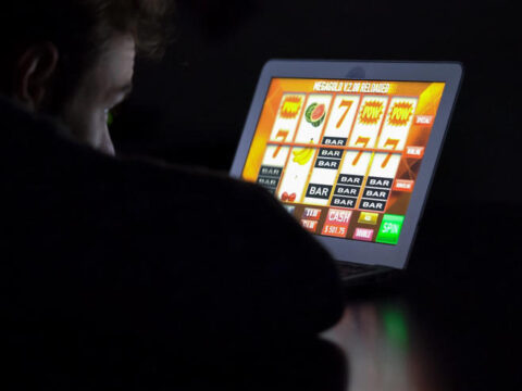 How To Win at Online Slots: Tips and Myth Debunked